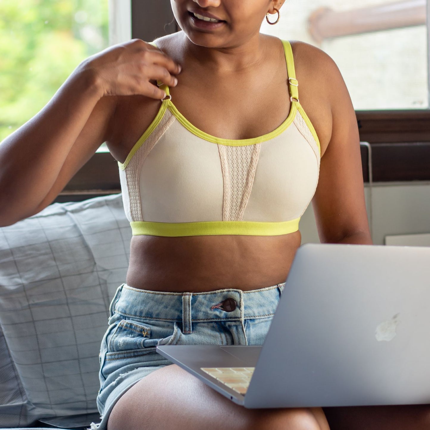 BAE -  teen bra in vanilla neon